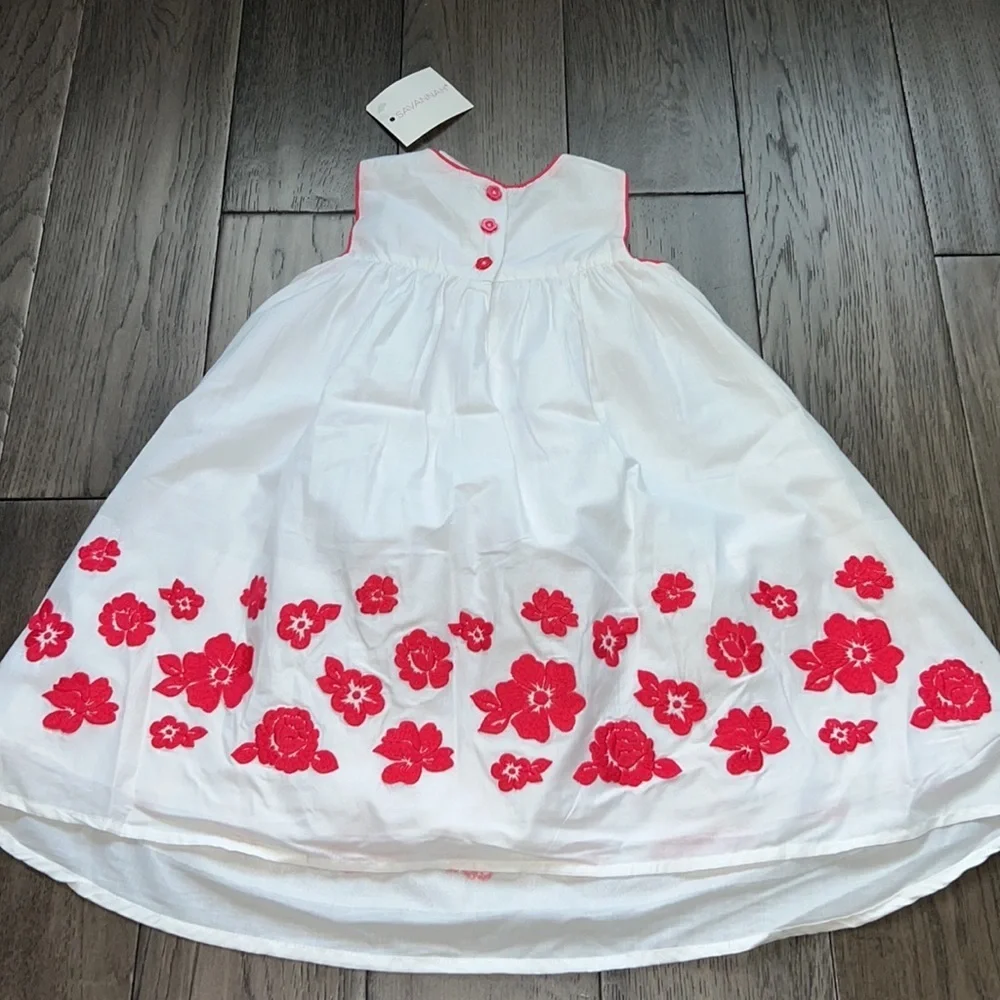 NWT savannah sleeveless, floral, pleated dress